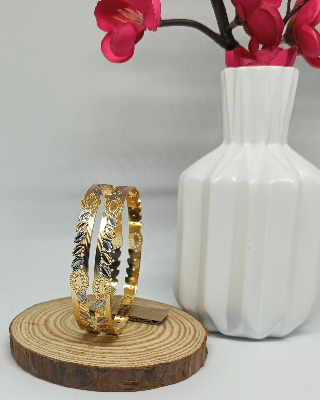 Daily Glow Leaf Bangles