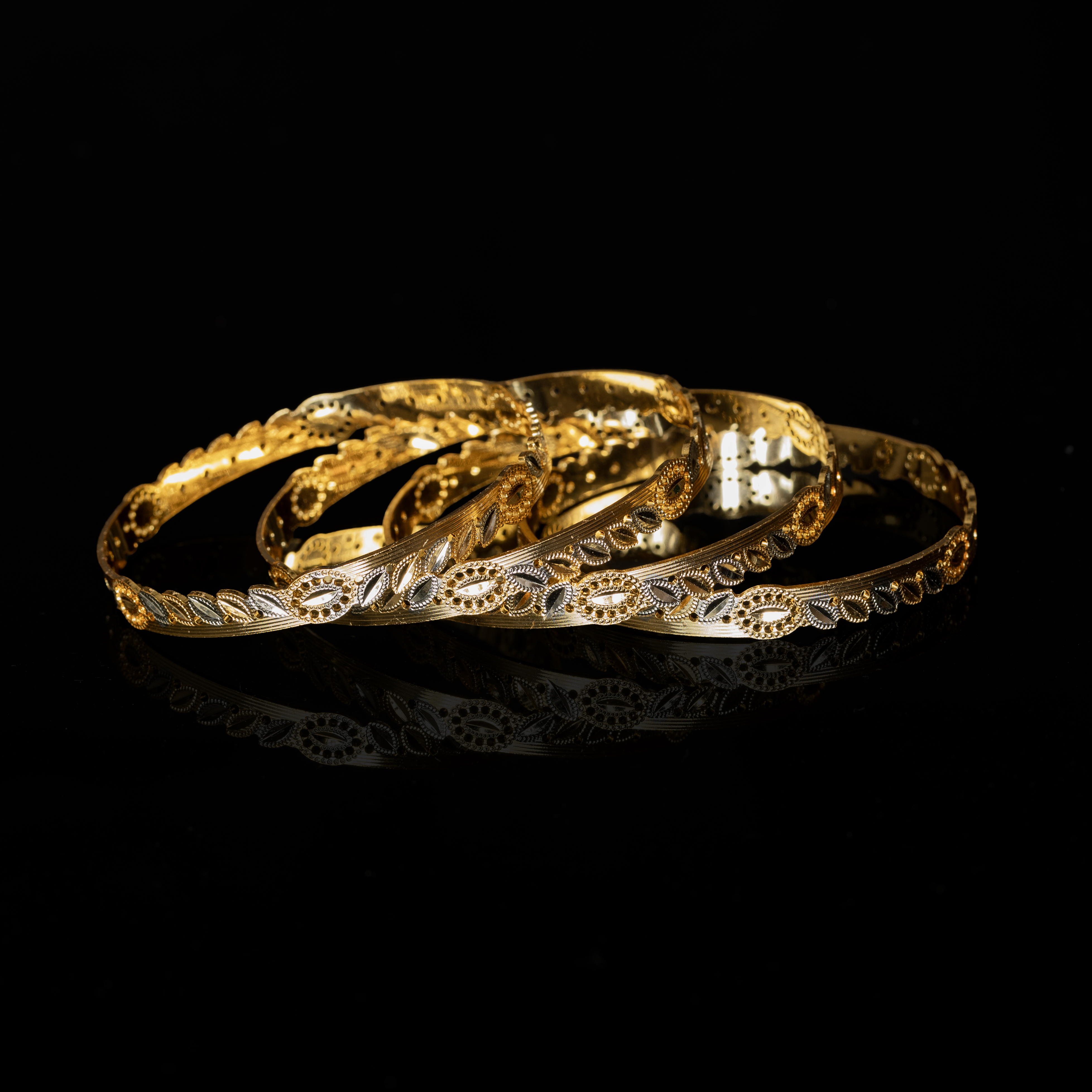 Daily Glow Leaf Bangles